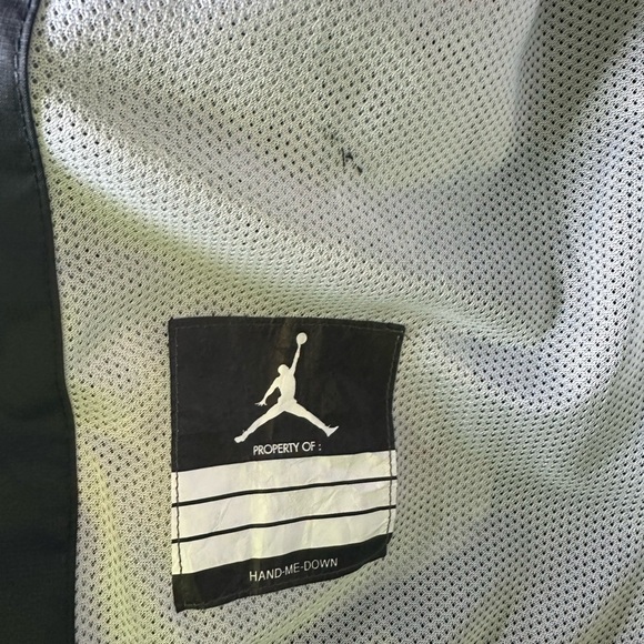 Jordan Windbreaker Jacket Black Red Trim Youth Large (12-13Y) - Picture 8 of 8